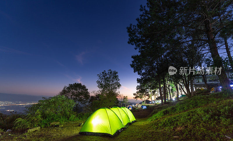 在Doi angkhang清迈自然景观风景秀丽的日出在泰国北部